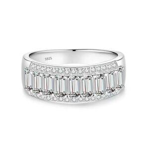 Elegant Silver Band Ring